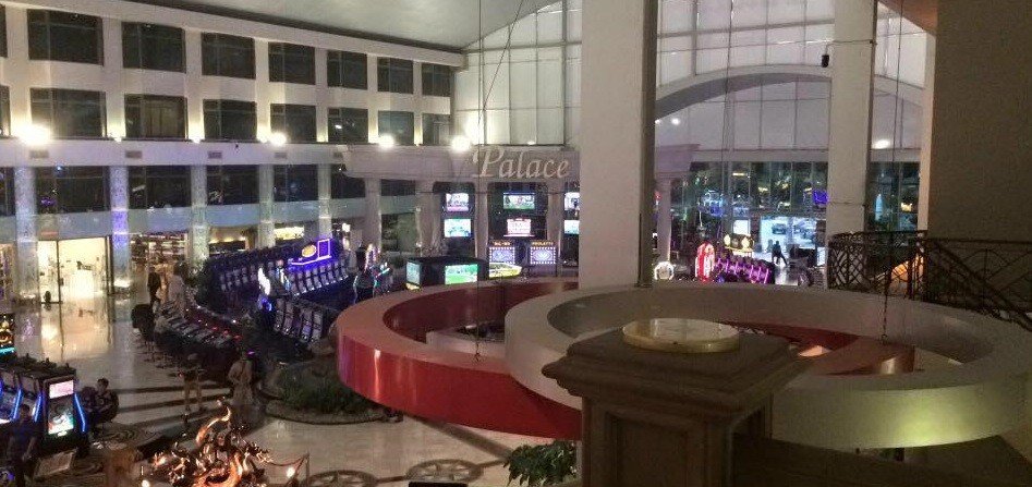 poker-room-poipet-holiday-palace-indoor