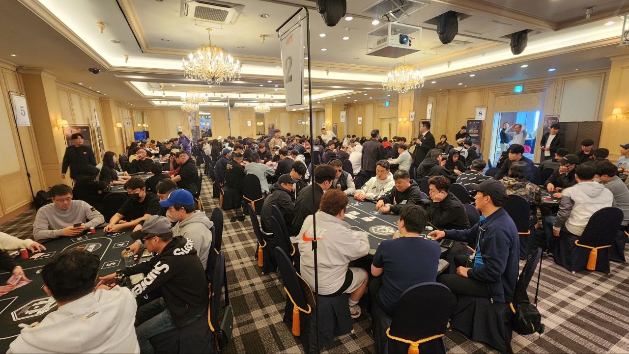 Jeju International Poker Tour Main Event draws 389 entries; Koreans dominate side events